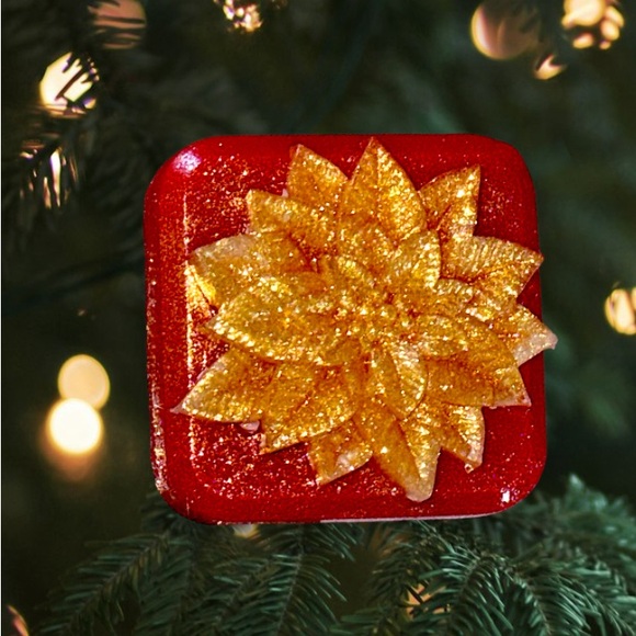 Set 6 Poinsettia Soap Party Favors, Christmas Party Gifts, Handmade Gift, Soap - Picture 13 of 17